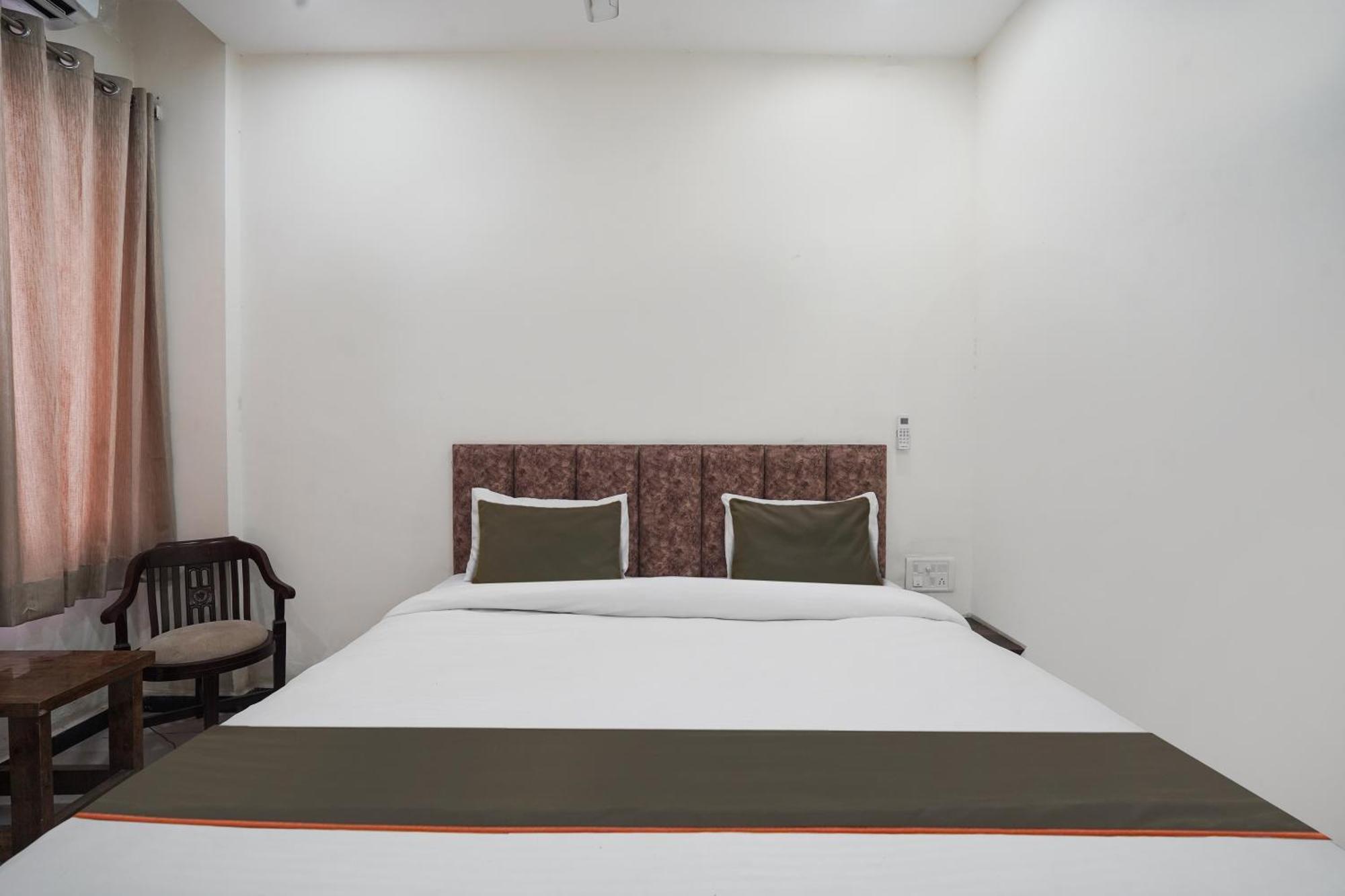 Townhouse Amanaka Formerly Hotel City Pride Rāipur エクステリア 写真