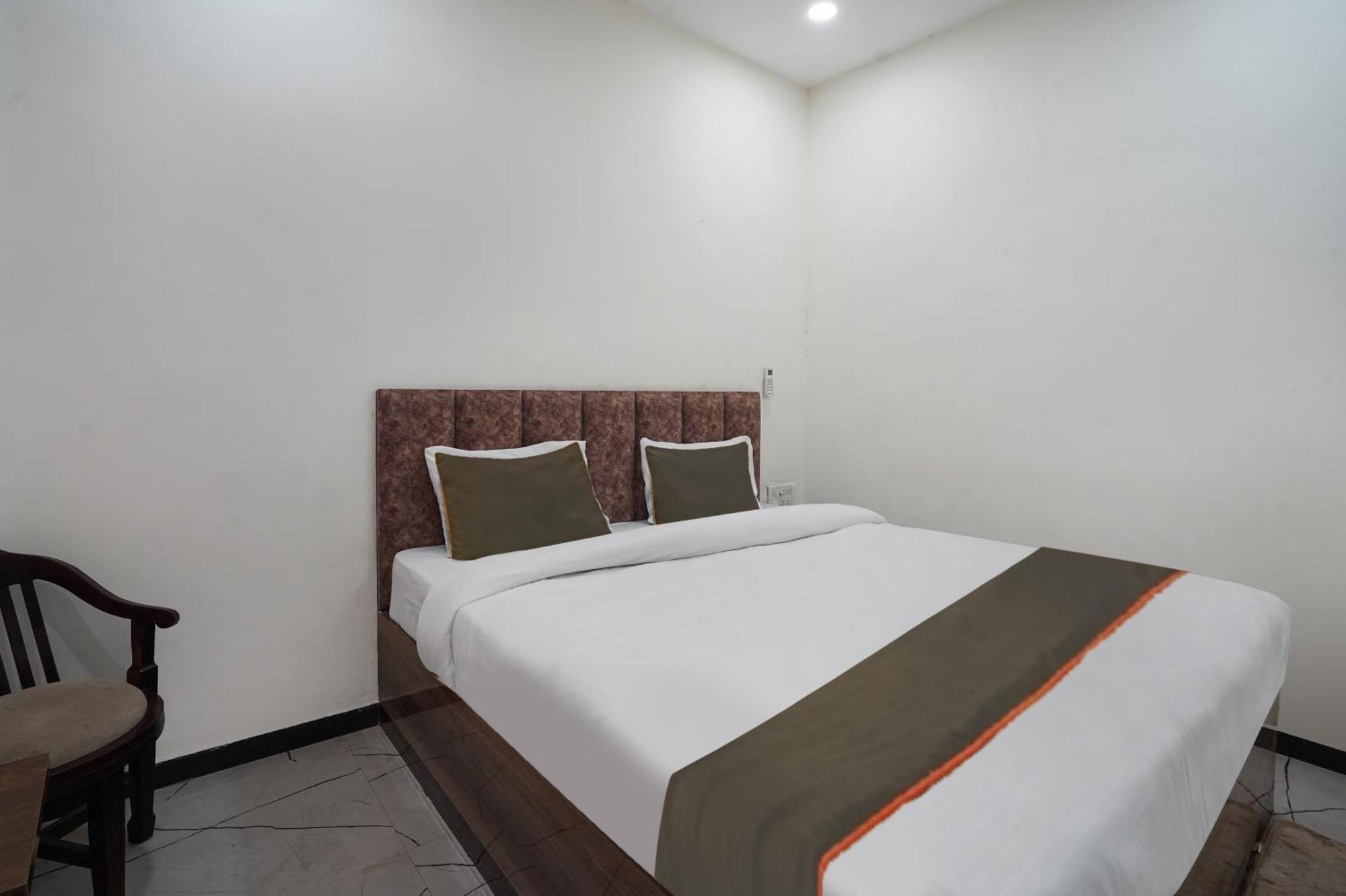 Townhouse Amanaka Formerly Hotel City Pride Rāipur エクステリア 写真