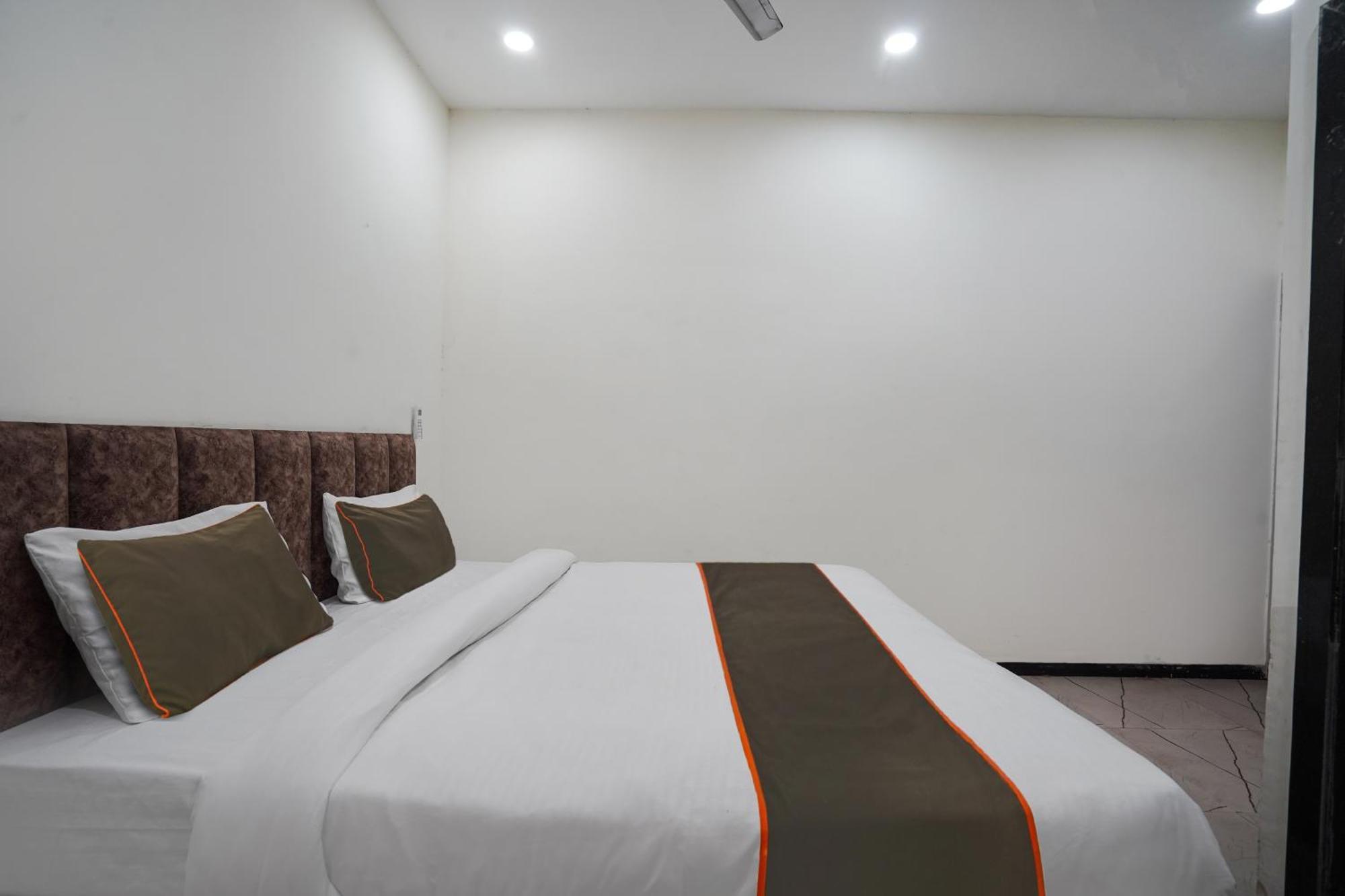 Townhouse Amanaka Formerly Hotel City Pride Rāipur エクステリア 写真