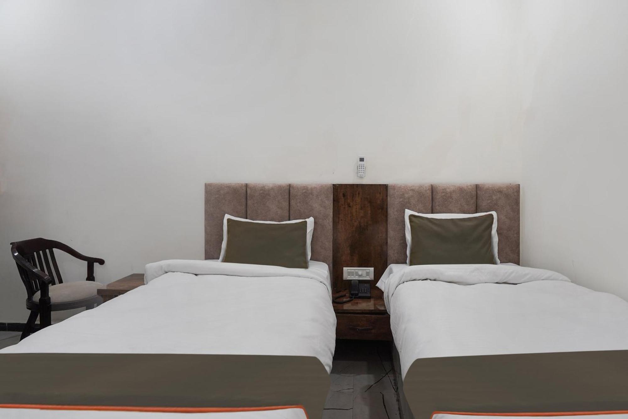Townhouse Amanaka Formerly Hotel City Pride Rāipur エクステリア 写真